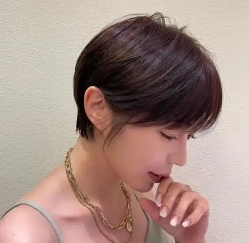 对于懒癌来说,剪个短发发型就是最佳的选择,头发好打理又不用费心造型