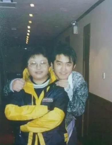 韩红:抢过邓紫棋名号,爱过栾树,铁肺公主究竟是什么样的_奶奶家_母亲