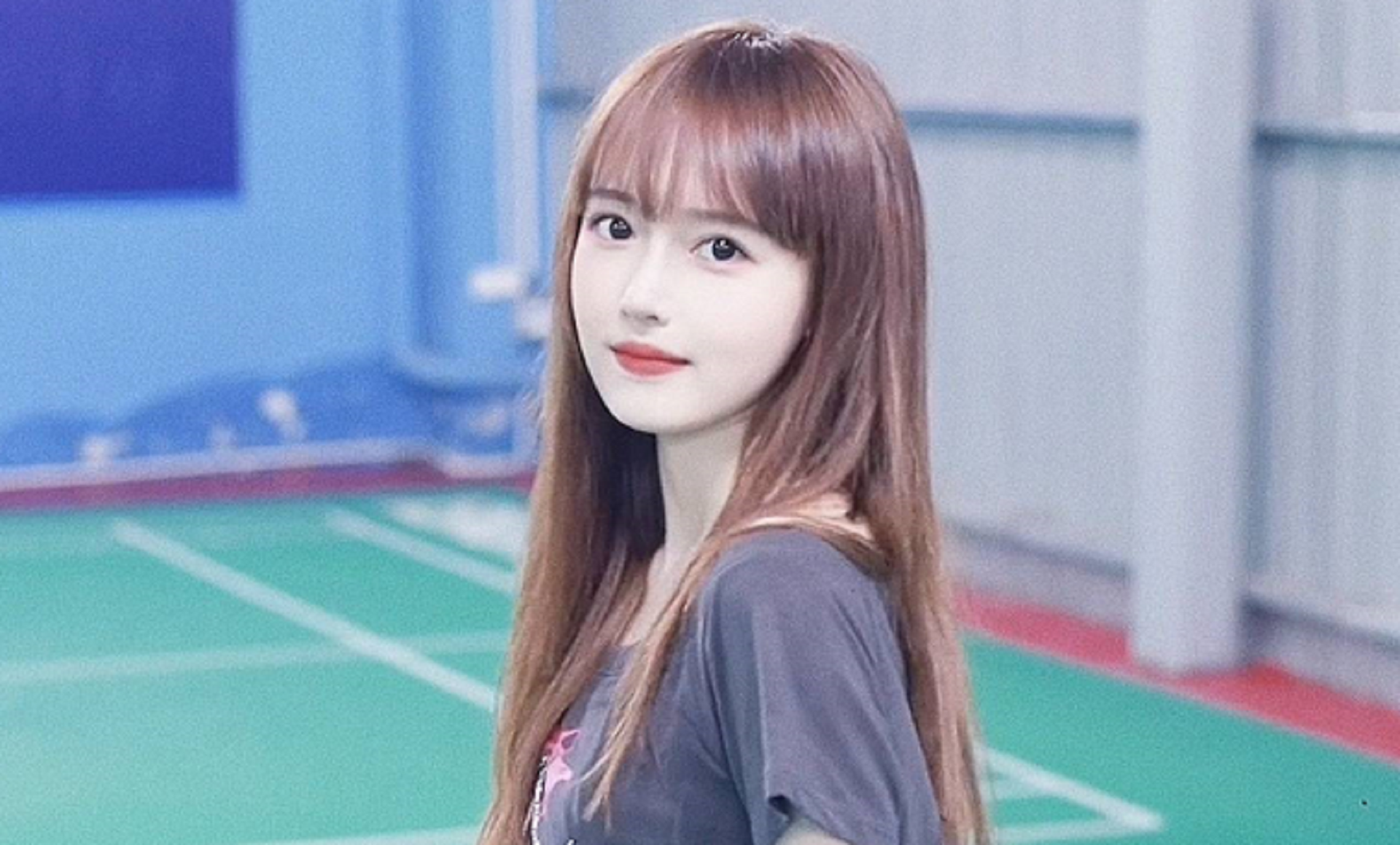 抖音羽毛球的王小羽有男朋友吗(侃萌:羽毛球后起之秀,找大爷打球爆火