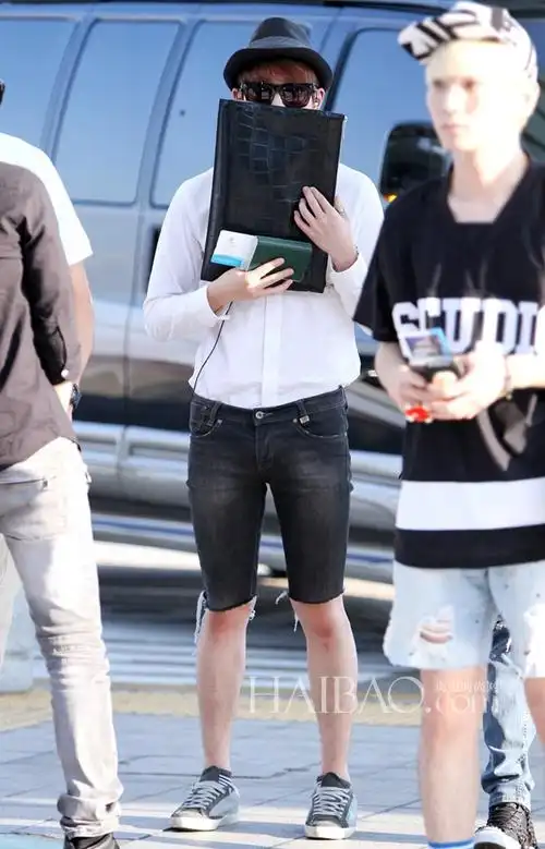 最新韩国男明星街拍:花美男&型大叔齐聚机场