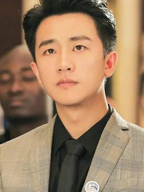 6位单眼皮,高鼻梁的男星,你们喜欢哪个?