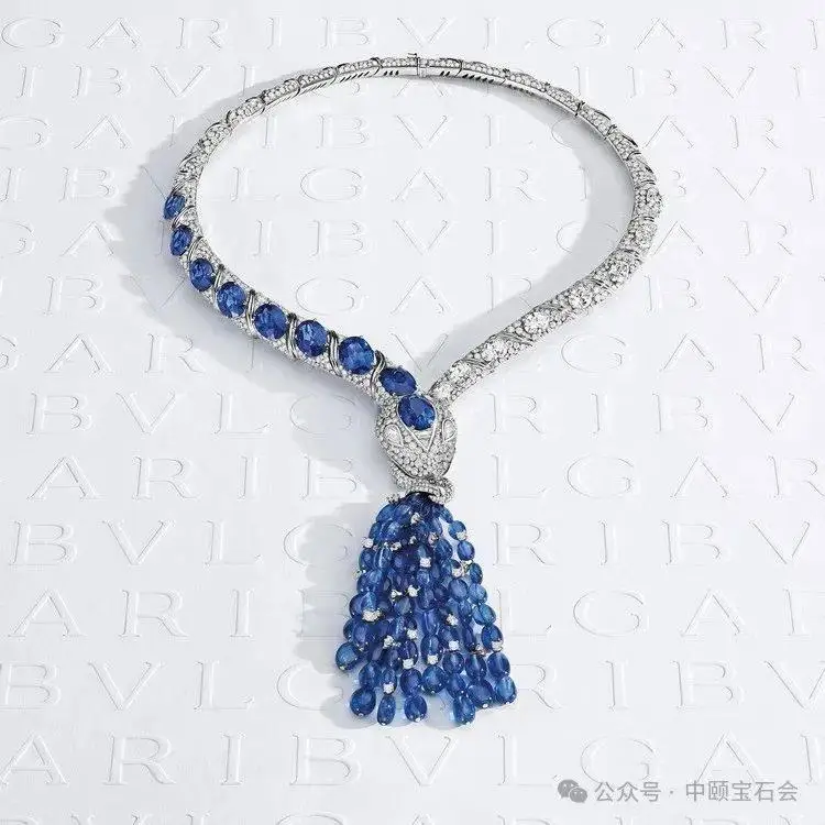 优雅「灵蛇」再现|bvlgari 之 serpenti 蓝宝石项链