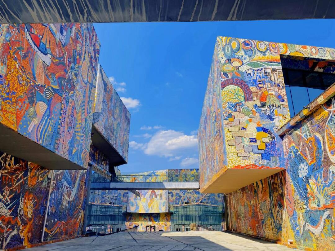 在重庆的四川美术学院美术馆罗中立美术馆