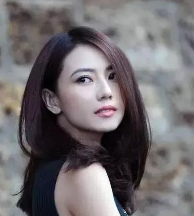 高圆圆青涩高中旧照惊艳曝光:时光里的美人,引起网友热议|高圆圆|高中