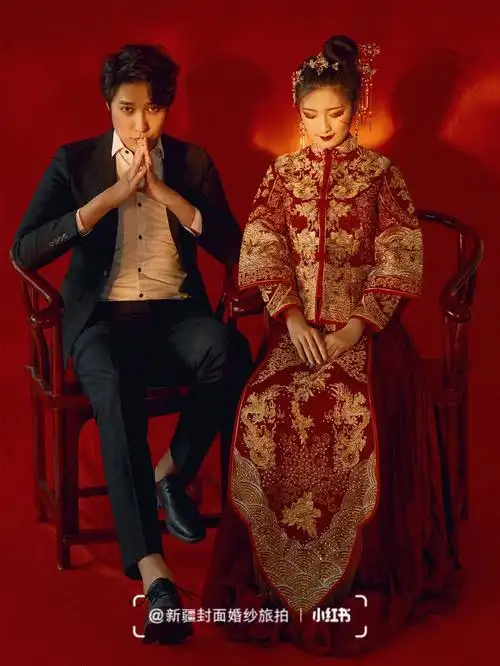 室内红色高级新中式婚纱照一眼惊艳