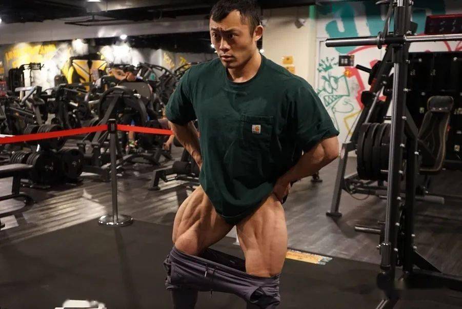 健美冠军大尺度写真网友沦陷了