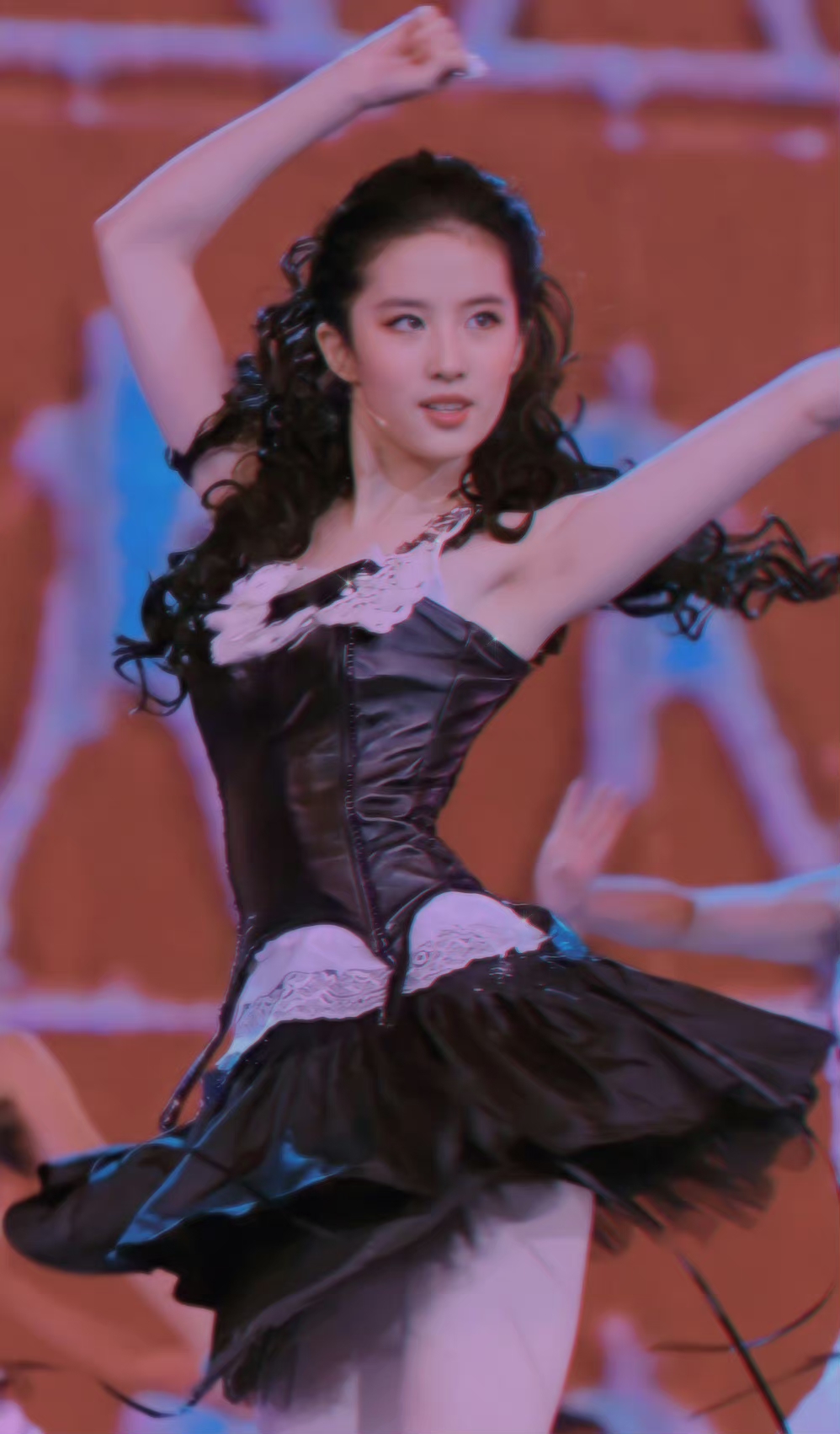 刘亦菲罕见的舞台舞蹈