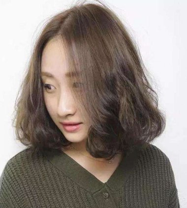 锁骨卷是烫出来的么怎么烫的 用烫的锁骨卷发图片_发型造型_宝妈时尚