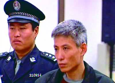 昨日提审刘涌案(组图)