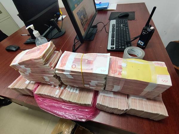 农民工携80万元现金返乡两名铁警开辟绿色通道全程护送