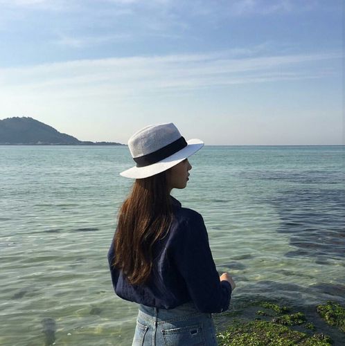 女生头像戴帽系背影头像 女生头像图片大全 -【爱个性】