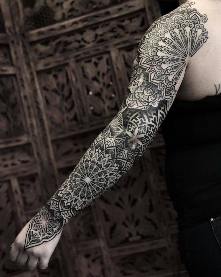 点刺风格图腾花臂纹身图案