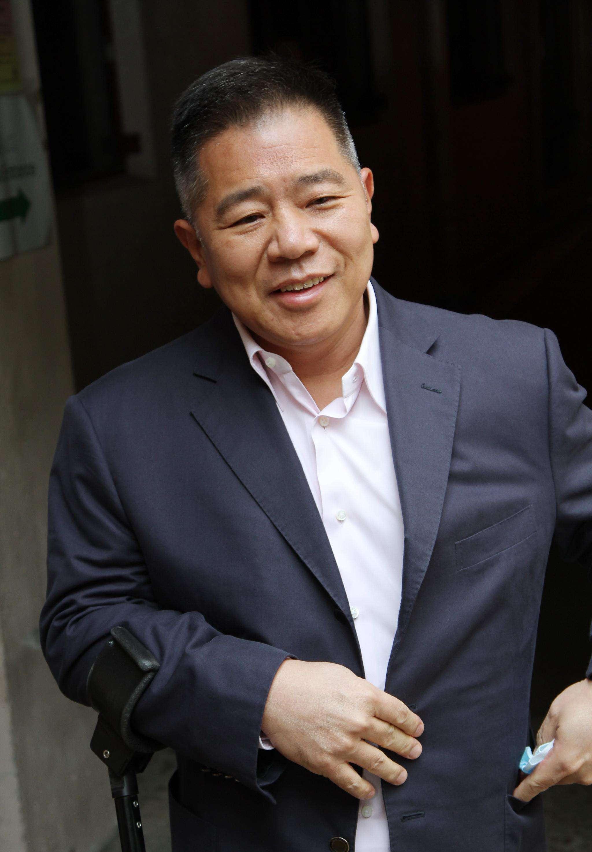 53岁娶香港女神,54岁喜得双女,为何马廷强貌丑无盐却艳福不浅?