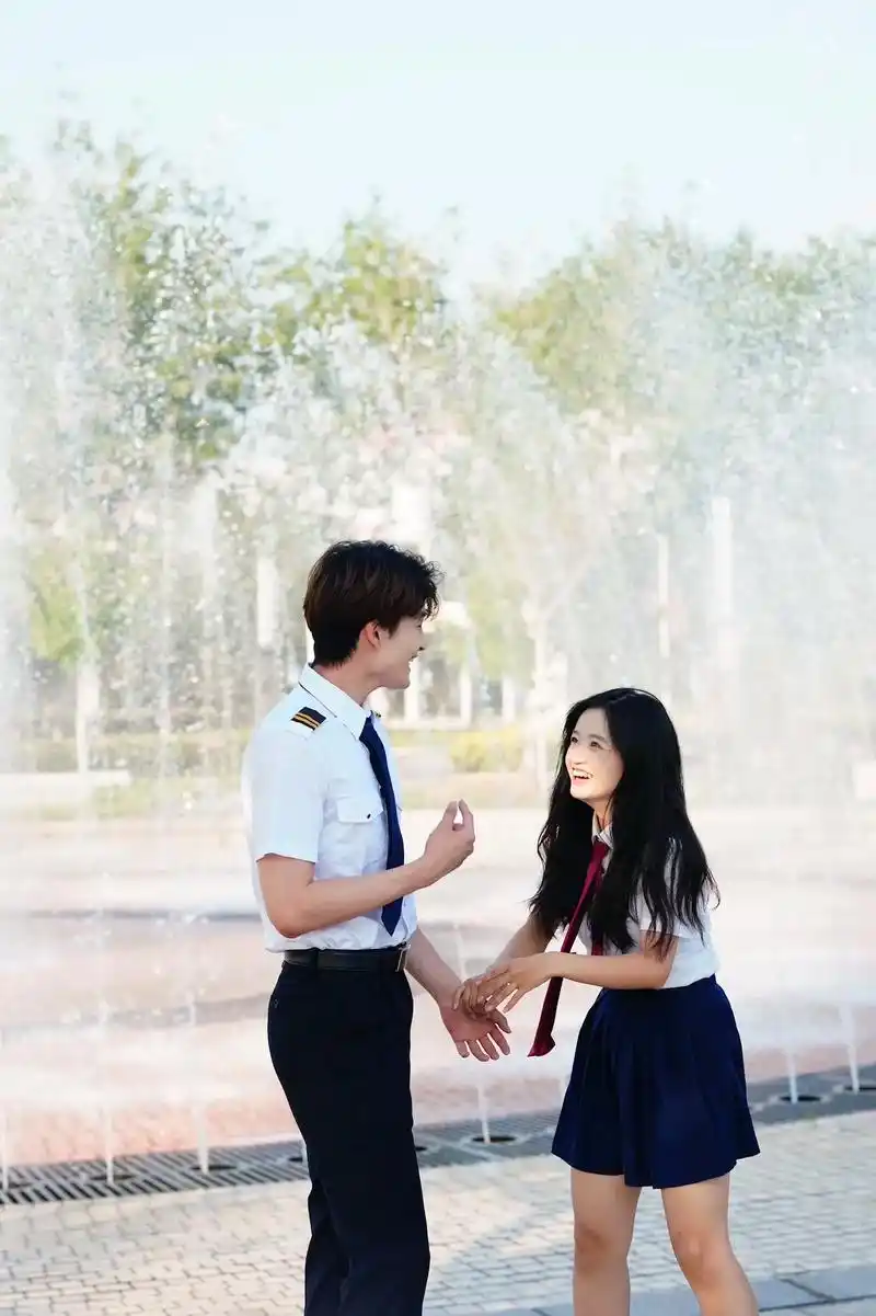 打打闹闹的四年 #中国民航大学#毕业季#情侣#制服#恋爱日常 - 抖音