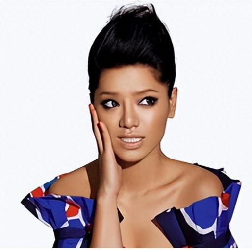 江映蓉,以其出众的才华和令人叹为观止的外貌成为了中国超级女声的