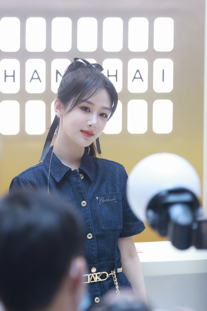 #杨紫今日活动生图##长相思待相见#