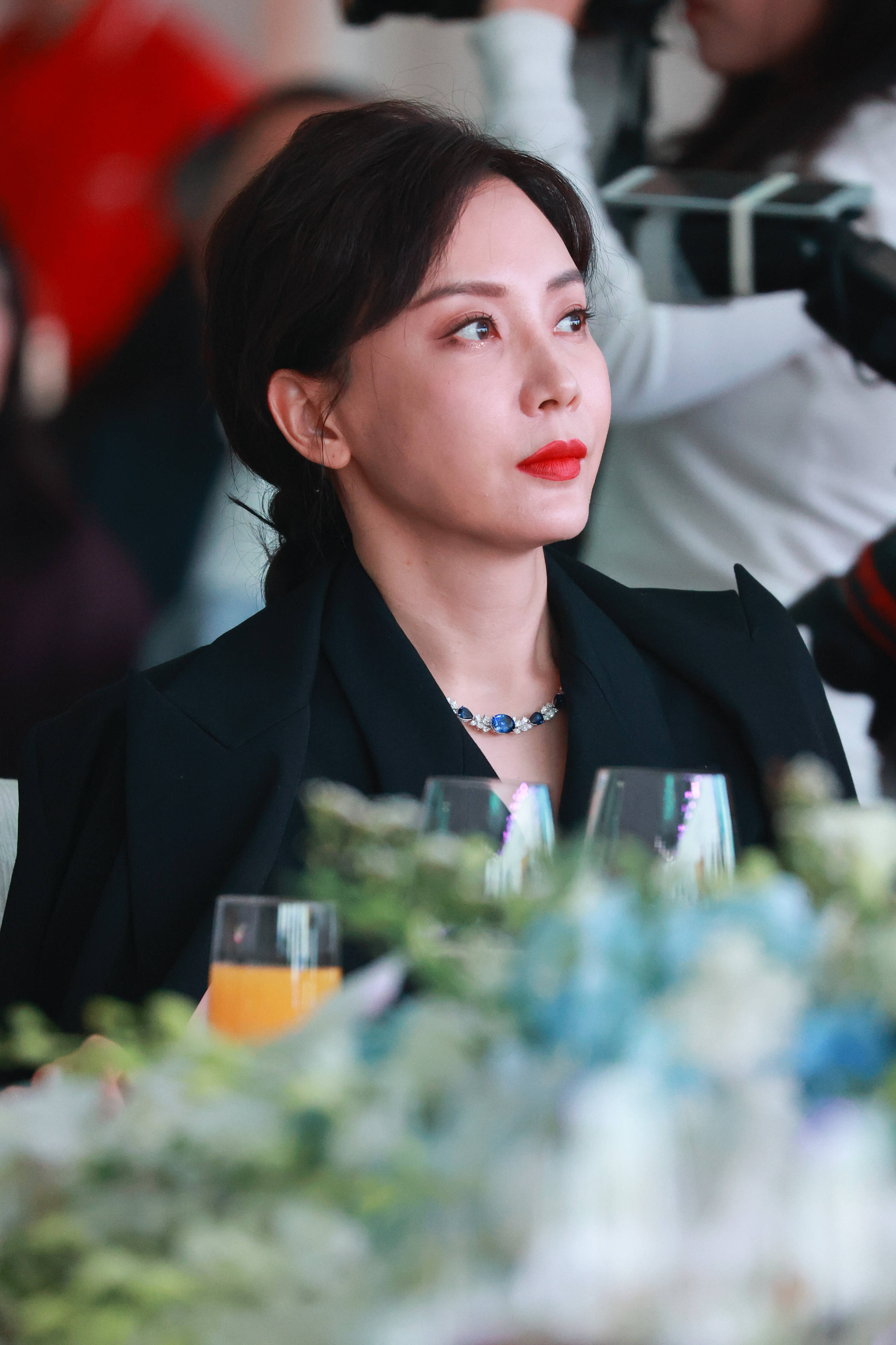 2021年4月25日,上海,陈数作为代言人现身老凤祥品牌慈善助学活动.1/11