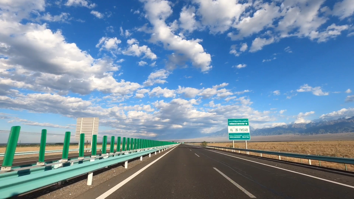 想象一下解封后开车在路上的感觉,心情美极了