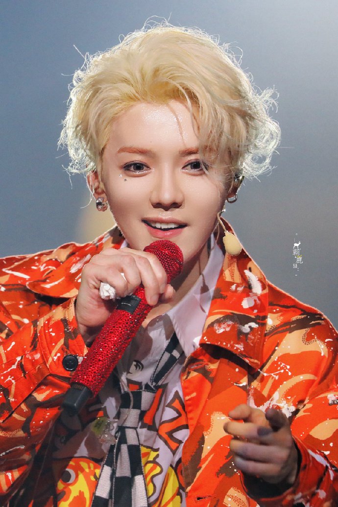 鹿晗超话#鹿晗2023演唱会#red.