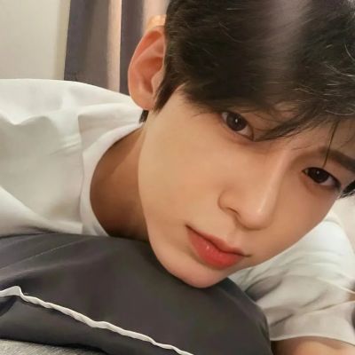 男生真人头像78所谓的值得回头一看全是活该