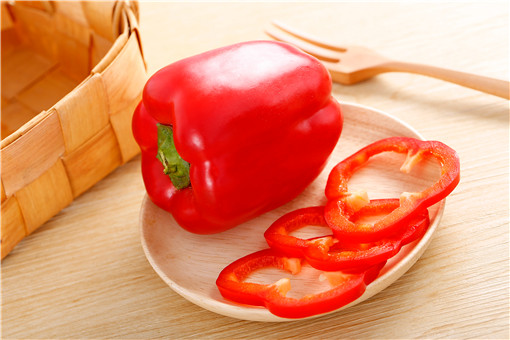 红甜椒可以生吃吗