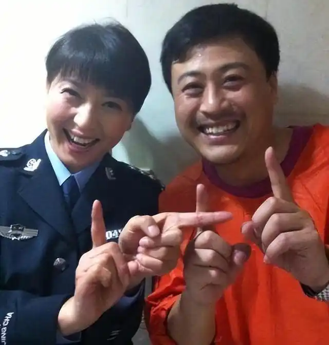 回顾:闫学晶与林越离婚12年,她嫁富商生女,他三婚娶小20岁娇妻