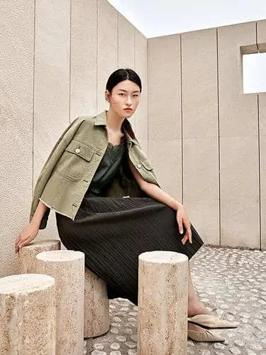 新作女装品牌2020春夏新款纯色气质夹克