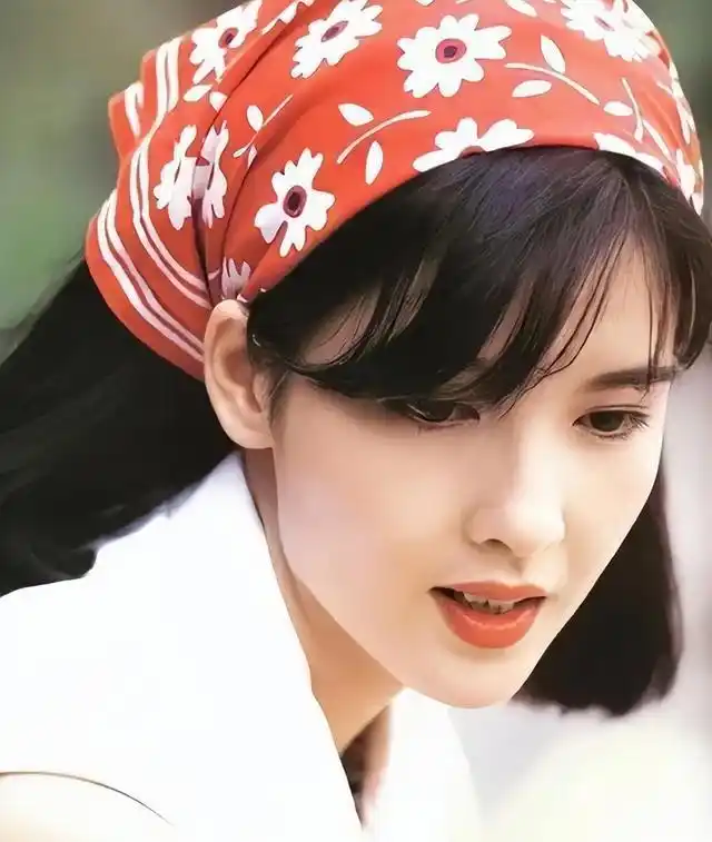 "清纯玉女"周慧敏:选择倪震此生无憾,57岁无儿无女亦知足