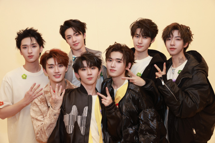 时代少年团四周年演唱会线上直播