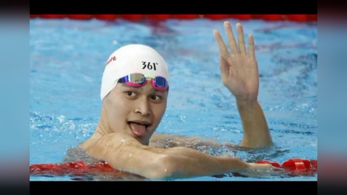 来吧冠军:ella游泳溺水,孙杨贾乃亮游戏暂停,先去救人