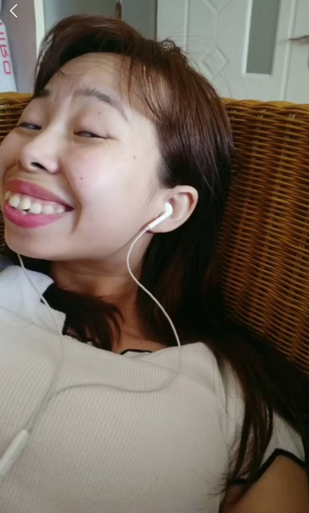 丑出名的龅牙网红嘟嘟姐,粉丝和温婉一样多,疑似背后有黑幕