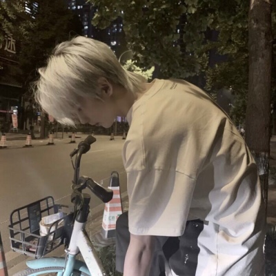 男生侧脸高冷冷酷头像高清帅气男生头像侧脸高冷图片