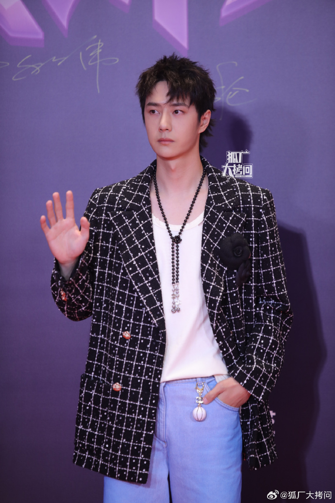 王一博造型巧思好多##王一博 不能##尖叫之夜红毯