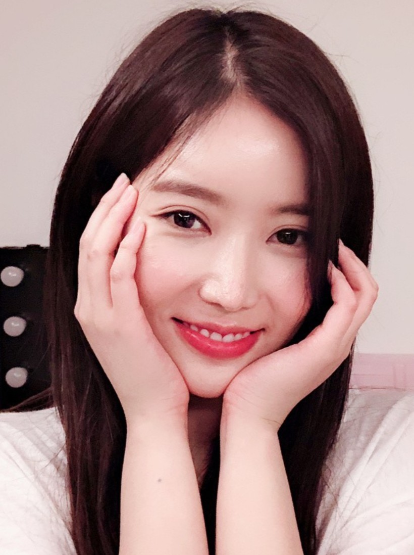 林秀香跟车银优之前上了希澈的综艺,在上面说自己怕跟车银优年龄差太