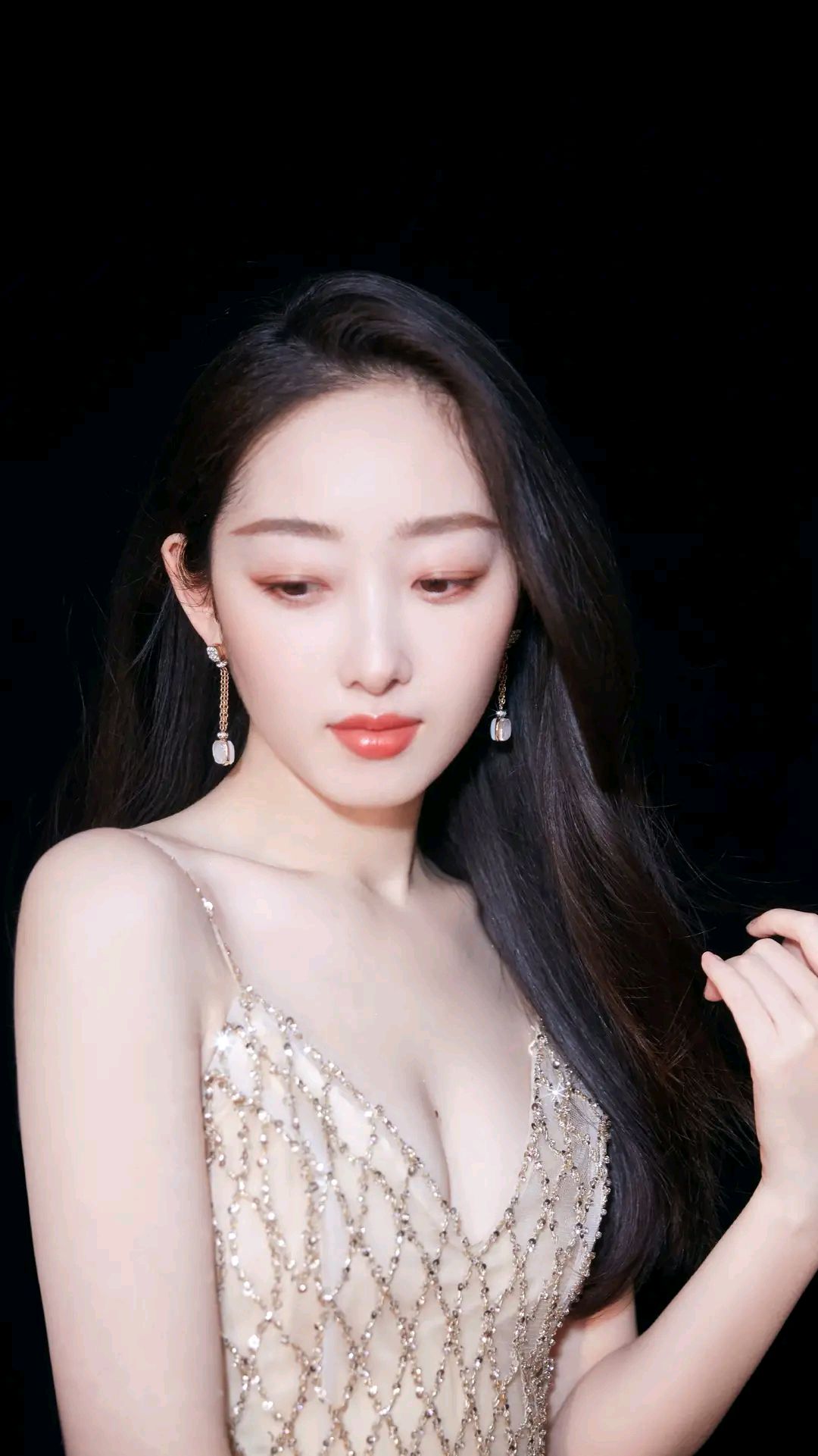 蒋梦婕性感壁纸:表情妩媚显娇羞,吸睛率爆表