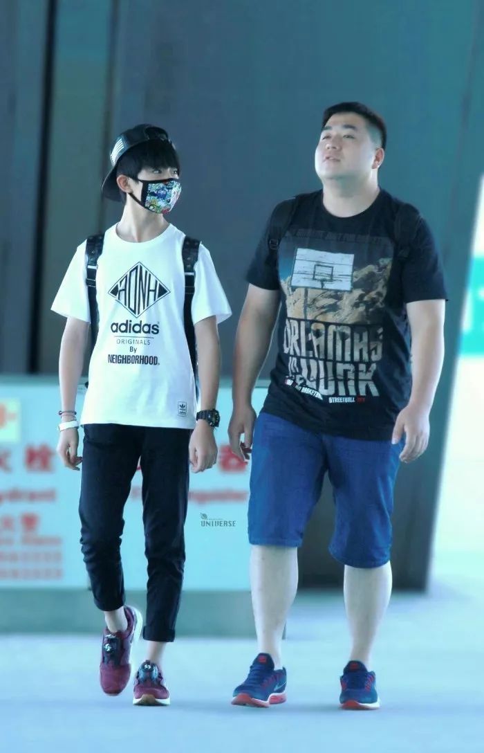 易烊千玺这几年成长了多少一些对比就可以看出