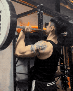 蒋劲夫晒健身日常完美肌肉线条引热议网友直呼太惊艳