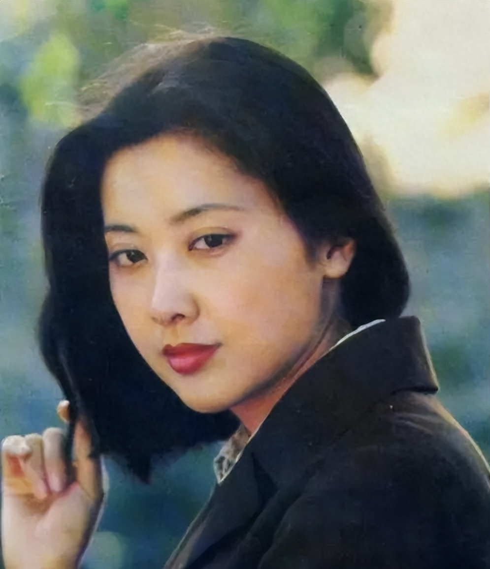 看到71岁朱琳老去的模样才发现杨洁选的第一美女果然名不虚传