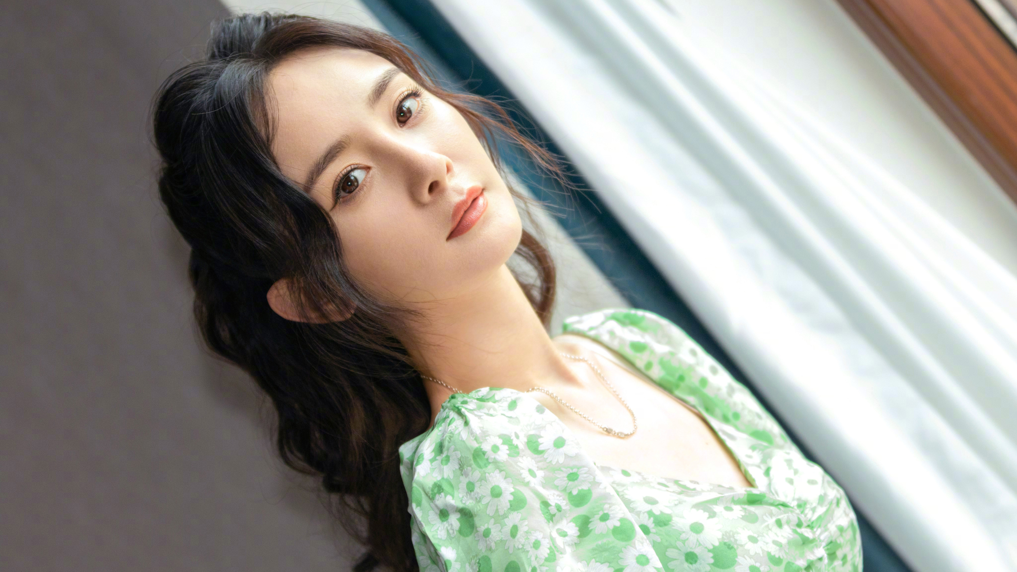 桌面壁纸 电脑桌面壁纸 美女壁纸 高清壁纸大全下载 桌面背景图片