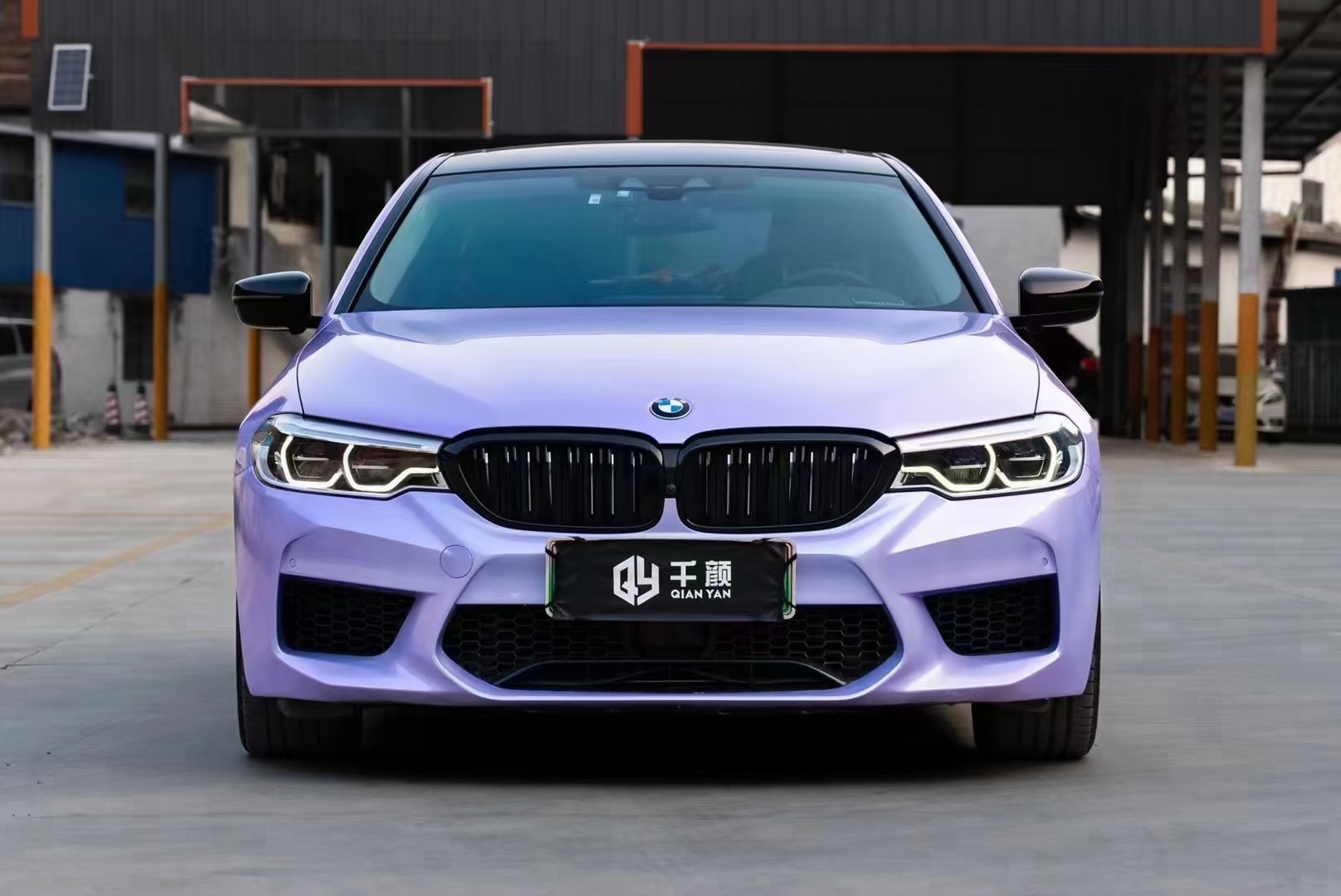 宝马5系ekfilm改色膜梦幻银幻紫,渐变的流光质感满满