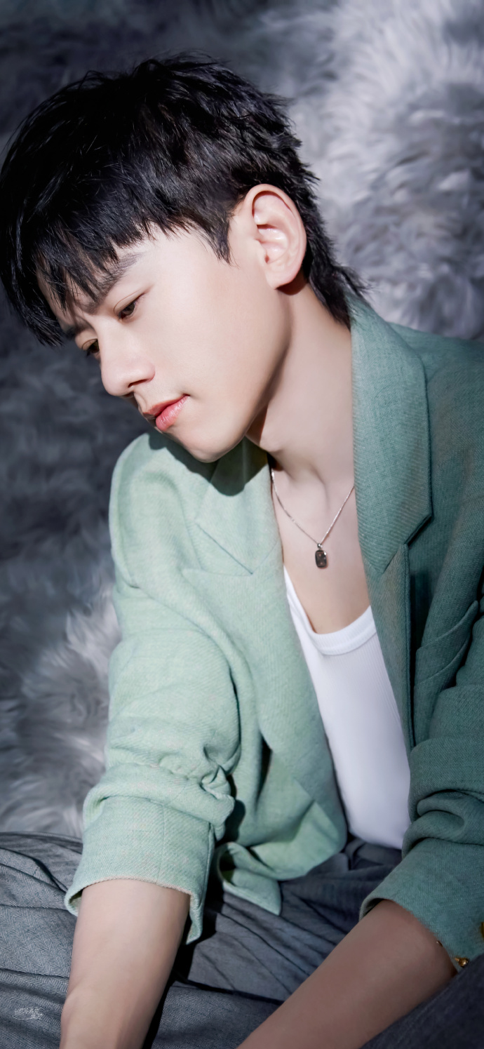 张杰首次合唱没那么简单#【舔屏式壁纸】没那么简单~但是爱你就是一如