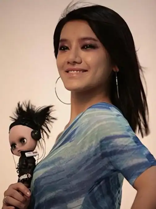 回顾超女冠军江映蓉因整容失败像怪物全身只剩眼珠是自己的