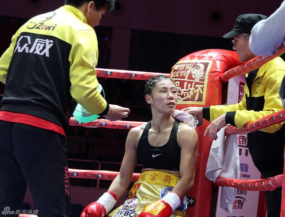 拜山坡2分23秒tko对手 蔡宗菊生理期坚持卫冕