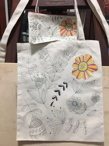 手绘帆布包|手工艺|工艺品设计|卓玥 - 原创作品 - 站酷 (zcool)