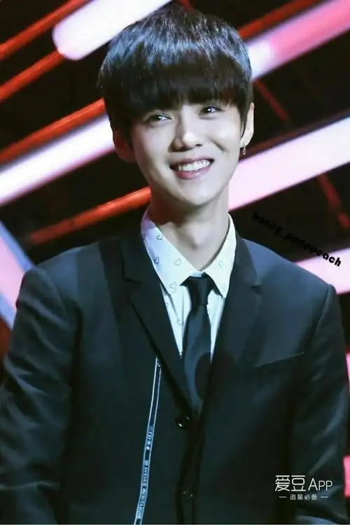 [鹿晗][分享]160830 鹿晗的括号笑,哪一款才是你的爱呢!