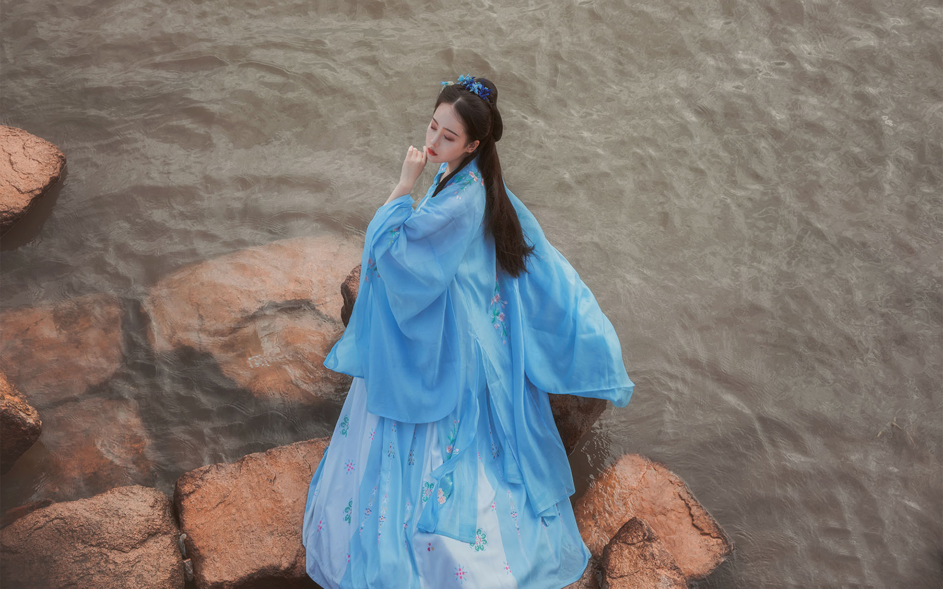 唯美古装美女仙气写真高清桌面壁纸