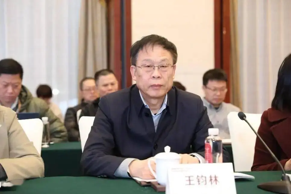 第二场报告会由山东师范大学齐鲁文化研究院教授,曲阜师范大学孔子