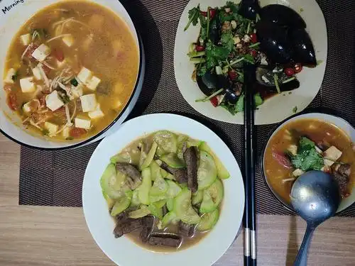 两菜一汤一个人也要好好吃饭