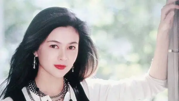 原创关之琳与光头男友人再次同框这位男子和关之琳究竟是什么关系