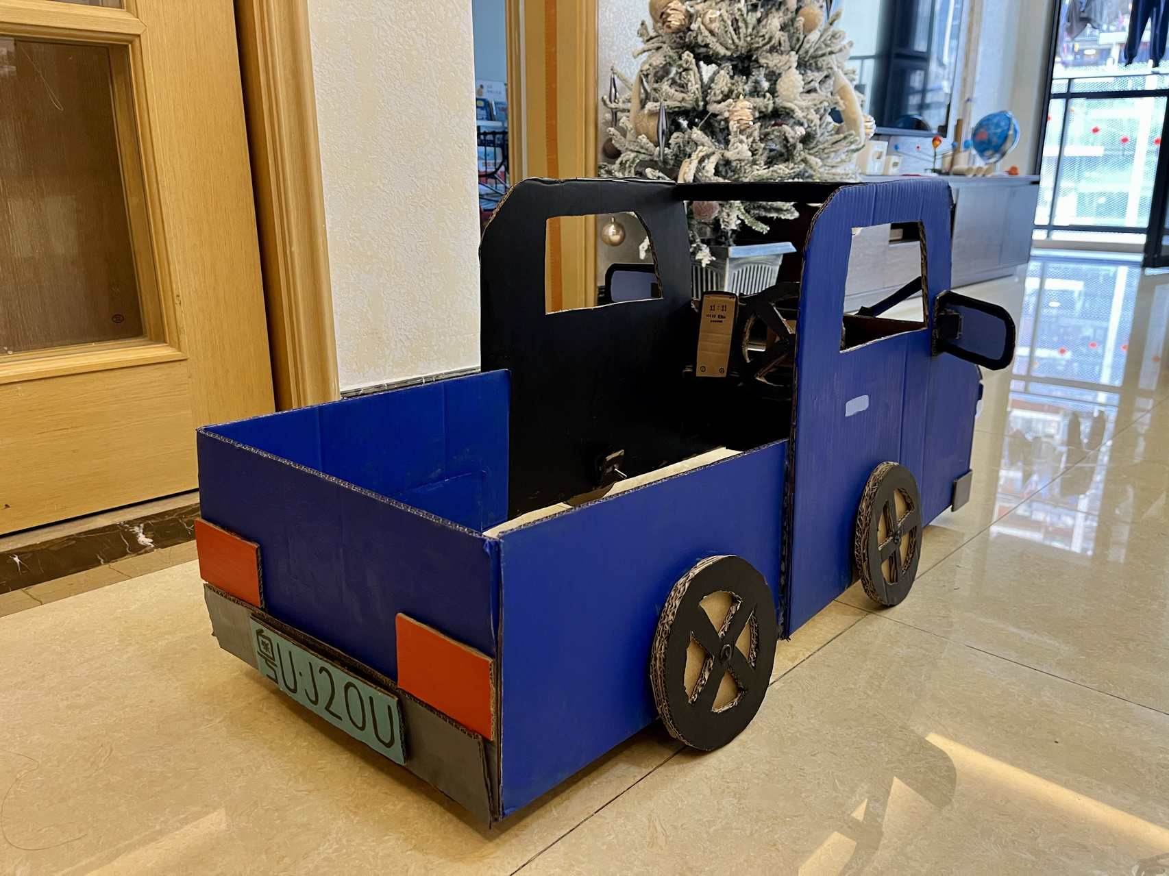 幼儿园手工 纸箱汽车diy 9407 用废弃纸箱,快递箱子做手工汽车